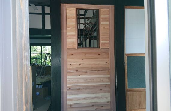 別府市の古民家リフォームで板戸を製作しました。